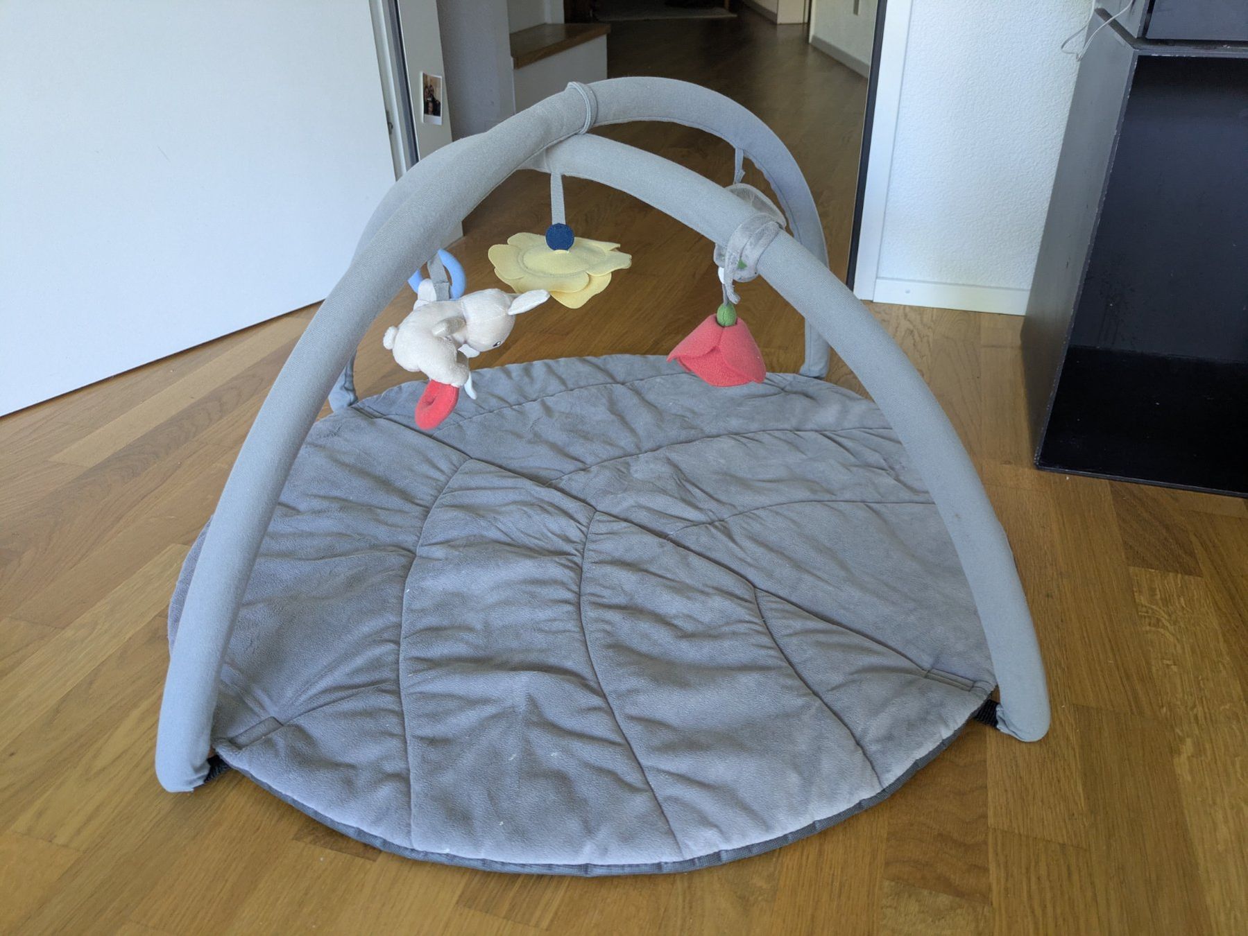 Ikea Spielmatte: Ikea Gulligast Spielbogen mit Matte/ activitymat – Gebraucht aus Langnau am Albis von nad_bt7r