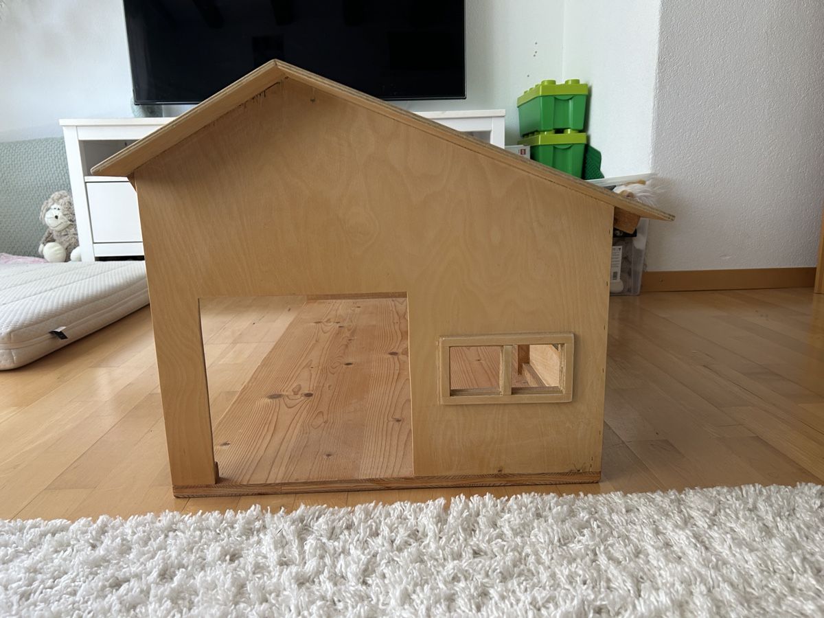 Giocattoli: Selbstgebauter Kinderstall – Usato da Altenrhein venduto da Roman118 1