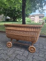 Stubenwagen mit Rädern 