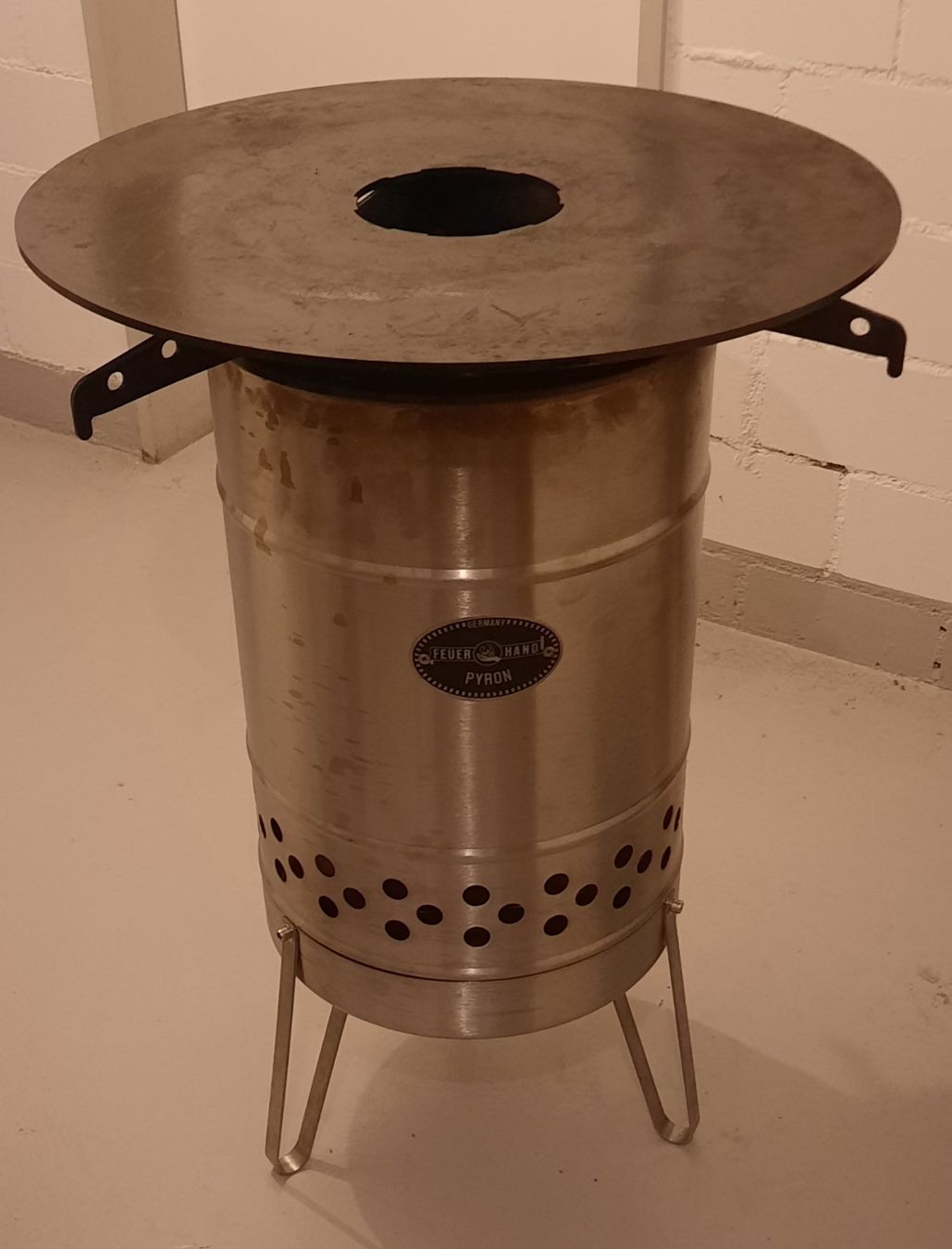 Petromax Bracieri: Petromax Pyron Feuertonne mit Grillplatte – Usato da Forch venduto da KIMILI 1