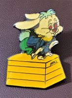 P815 - Pin Comic Hase