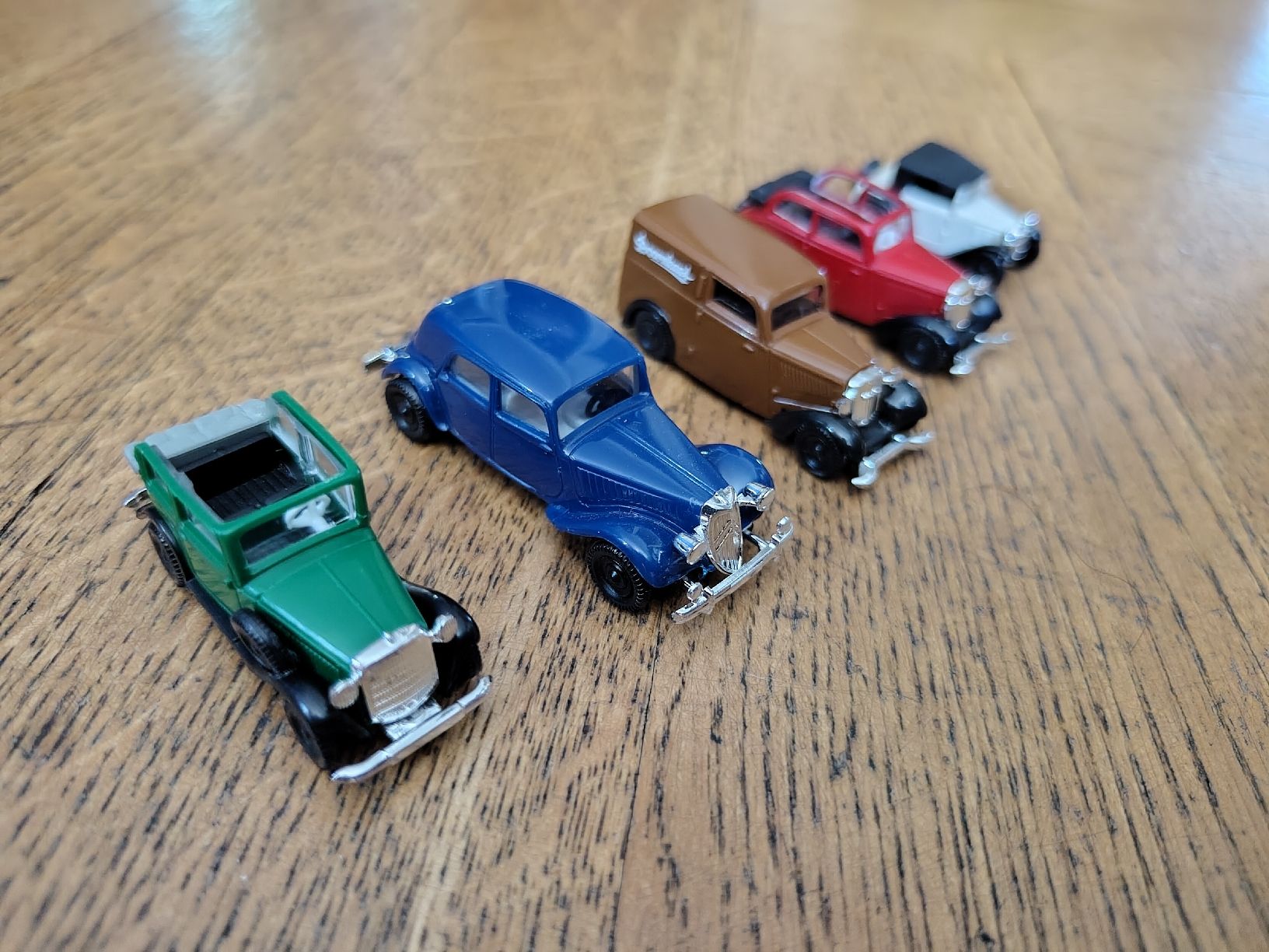 Giocattoli: Mini-Spiel-Fahrzeuge – Usato da Liestal venduto da hen_z7vz 4