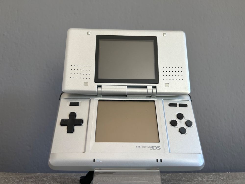 adelig nyhed Shah Nintendo DS - Classic Silver - Konsole | Kaufen auf Ricardo