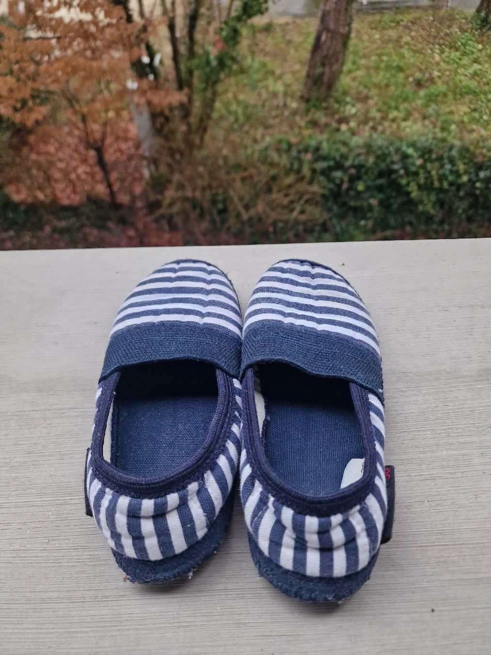 Scarpe da uomo: Giesswein Hausschuhe Gr 30 – Usato da Basel venduto da chingson 1