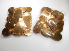 Pailletten rund, Farbe: Gold, 3 cm, 1 mm Loch, 50 gr. Paket.