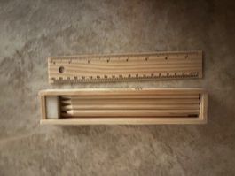 Holzfarbstifte im Etui mit Lineal - Schule, Natur