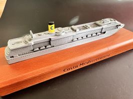 Modellschiff Costa Mediterranea mit Holzsockel guter Zustand