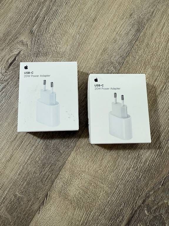 Apple Caricabatterie: FABRIKNEU - Apple 20W Power Adapter – Nuovo e nell'imballaggio originale da Wintersingen venduto da SirMarcolino