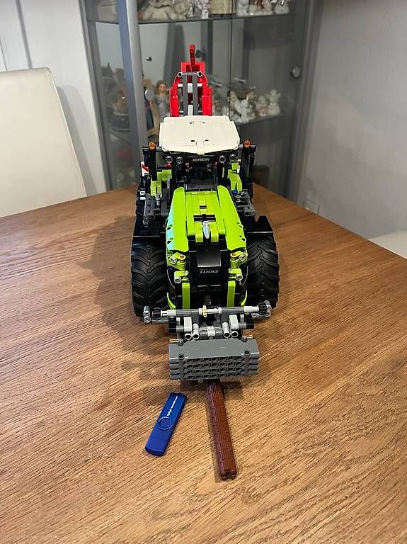 Lego Kit di costruzioni: Claas Xerion 42054 – Usato da Olten venduto da Einwegparadies 1