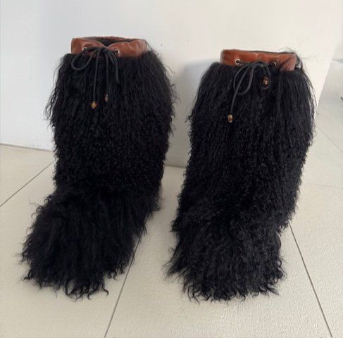 Bottes Koolaburra ROCK ROLL Noires En Peau De Mouton - Pointure UK4/EU37 - Neuves Sans Boîte