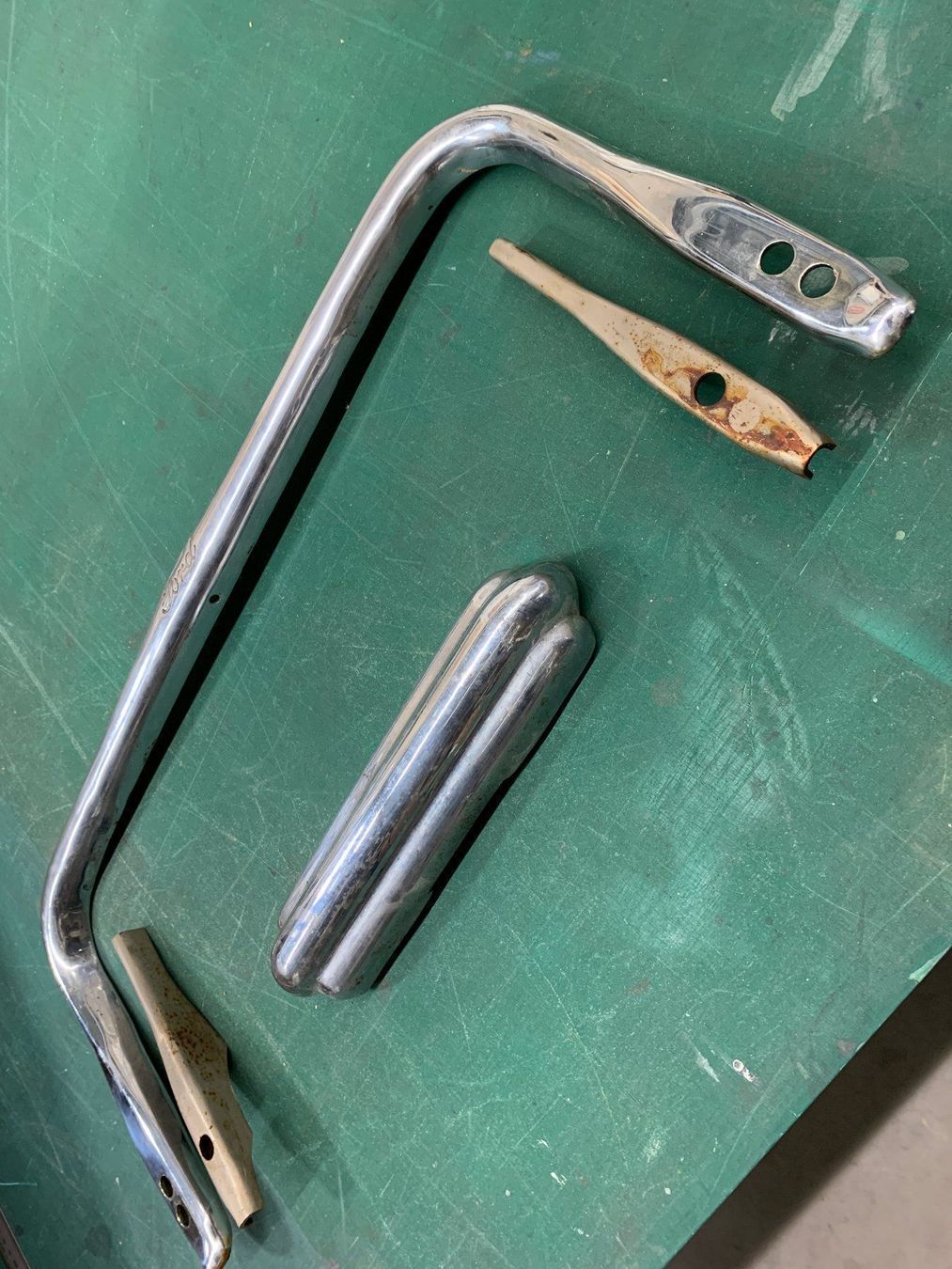 Ford Tutti pezzi di ricambio auto: Oldtimer Ford Grill Guard by Lincoln, Miller Garagentafel – Usato da Ottikon venduto da Hogdog 1