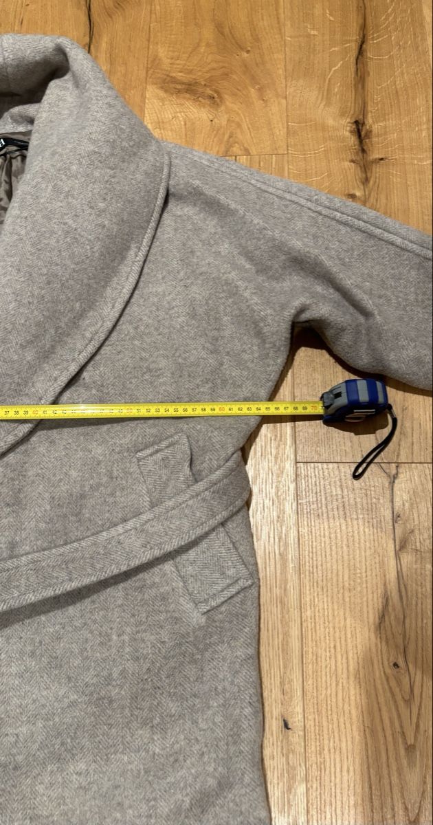 Zara Cappotti: Zara Oversize Wollmantel beige/hellgrau – Usato da Glarus venduto da NaSaGaTh 5