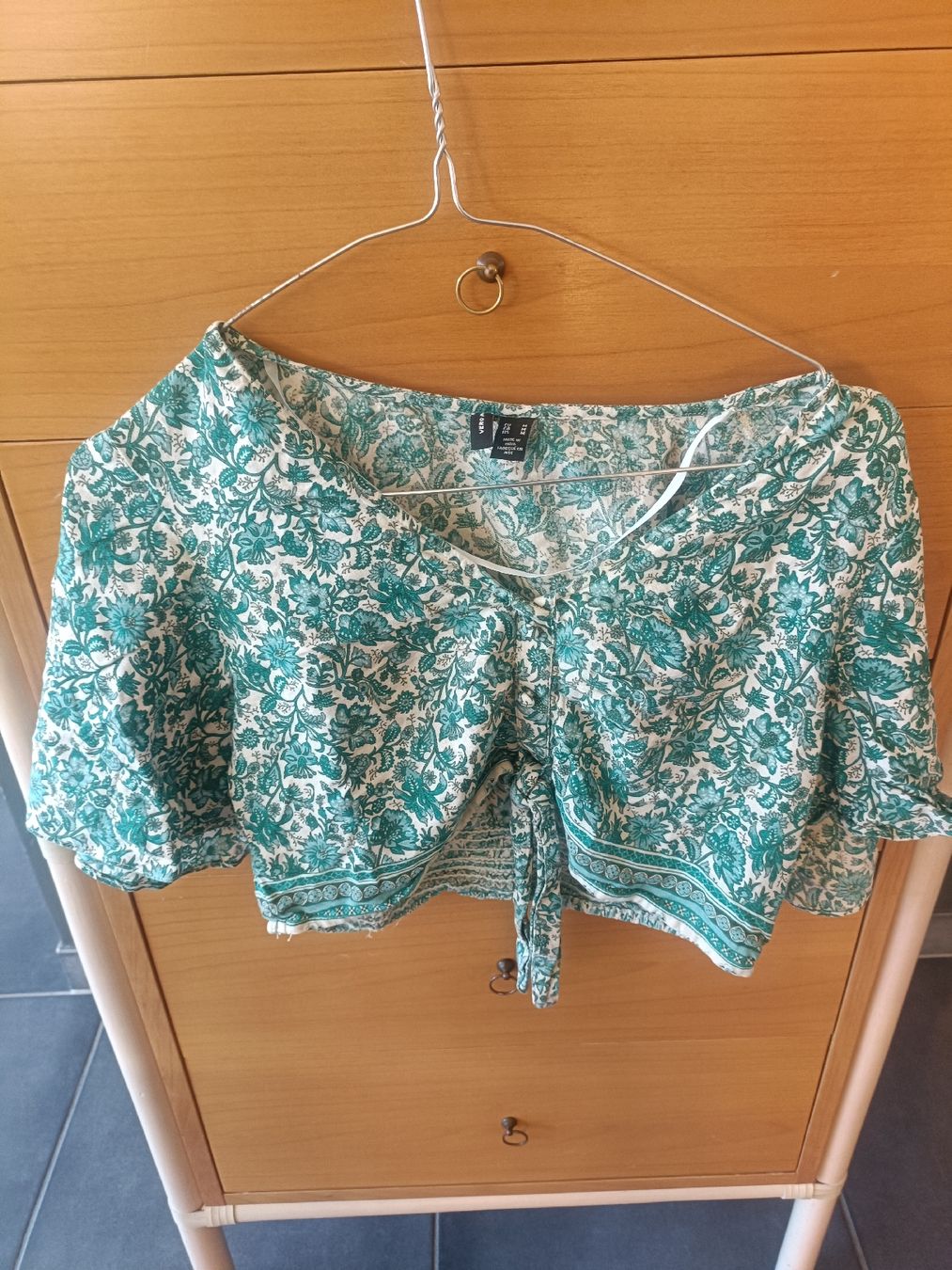 Top: Lot de 4 hauts d'été, taille M – Usato da Pringy venduto da kat_t9c7 3