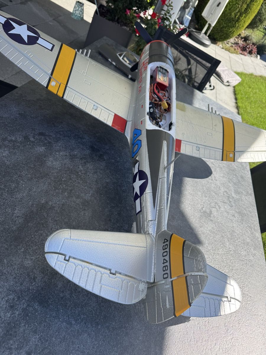 Modellismo RC: RC Flugzeug P-47 Thunderbolt silber – Usato da Oberwil-Lieli venduto da shintom 3