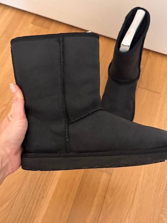 Chaussures femmes: Ugg Boots Short Gr.38 – D'occasion à Zürich par melaniec. 1