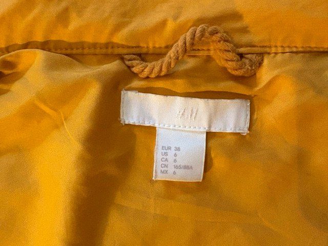 H&M Giacche: Veste style imper jaune moutarde à capuche - Taille 38 – Usato da Zürich venduto da AnnaSa 8