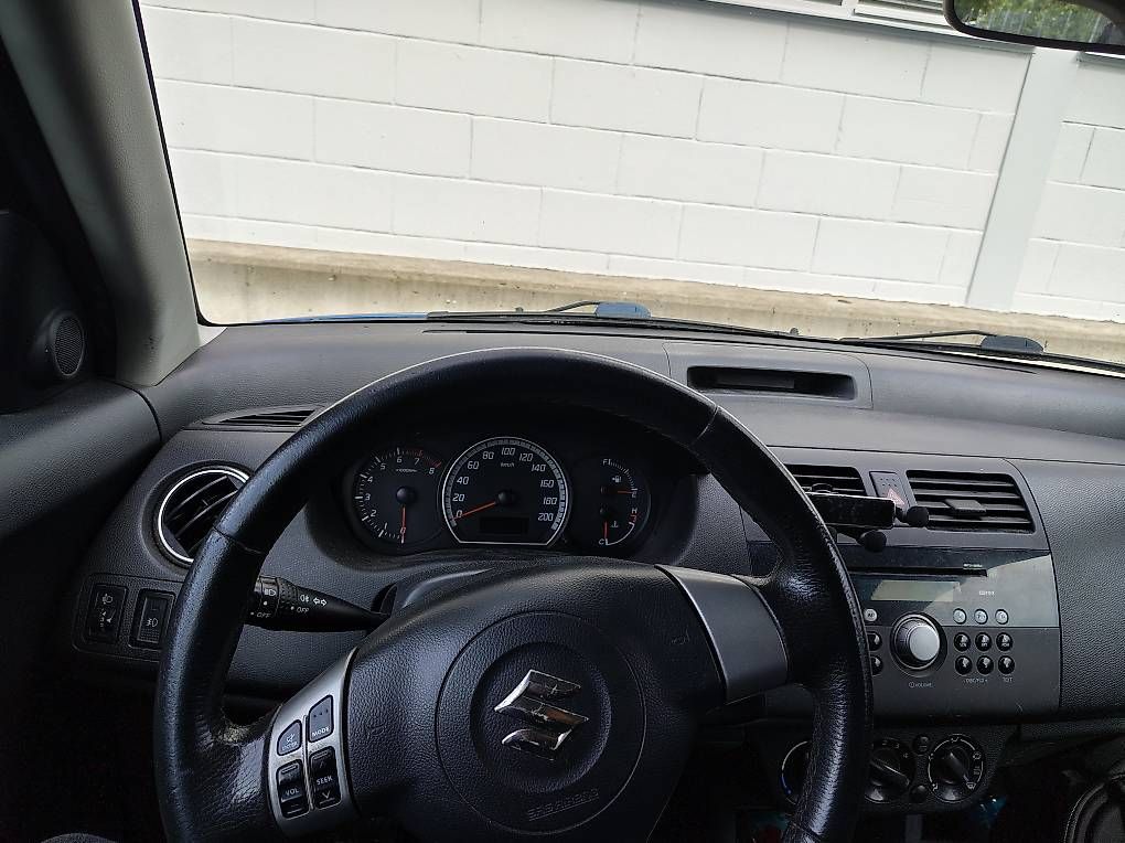 Automobili: Suzuki Swift 1.3 – Usato da Lugano venduto da kar_lpz7 2