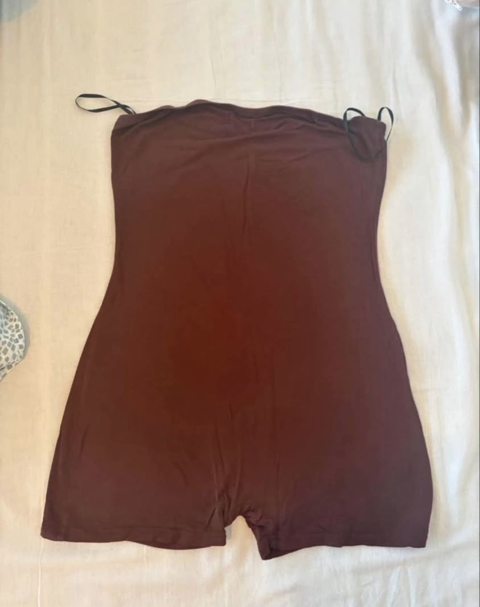 Jumpsuits: Tuta corta senza spalline – D'occasion à Payerne par Petite-vendeuse 1