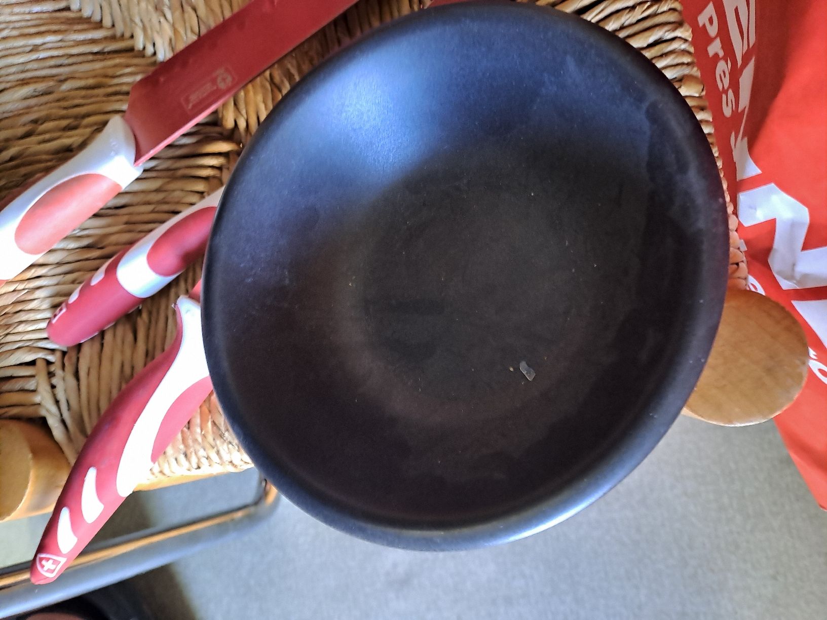 Coupes: Schwarze Schale mit Modell 1997 – D'occasion à Zürich par Schoebi19
