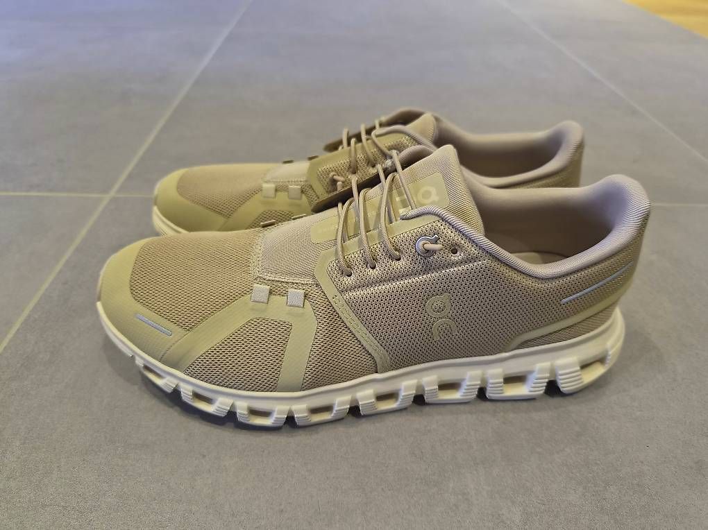 On Chaussures hommes: On Cloud 6 Gr. 44 – Neuf (Voir description) à Gams par gaecdom87