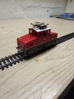 Modelleisenbahn Lokomotive rot gebraucht