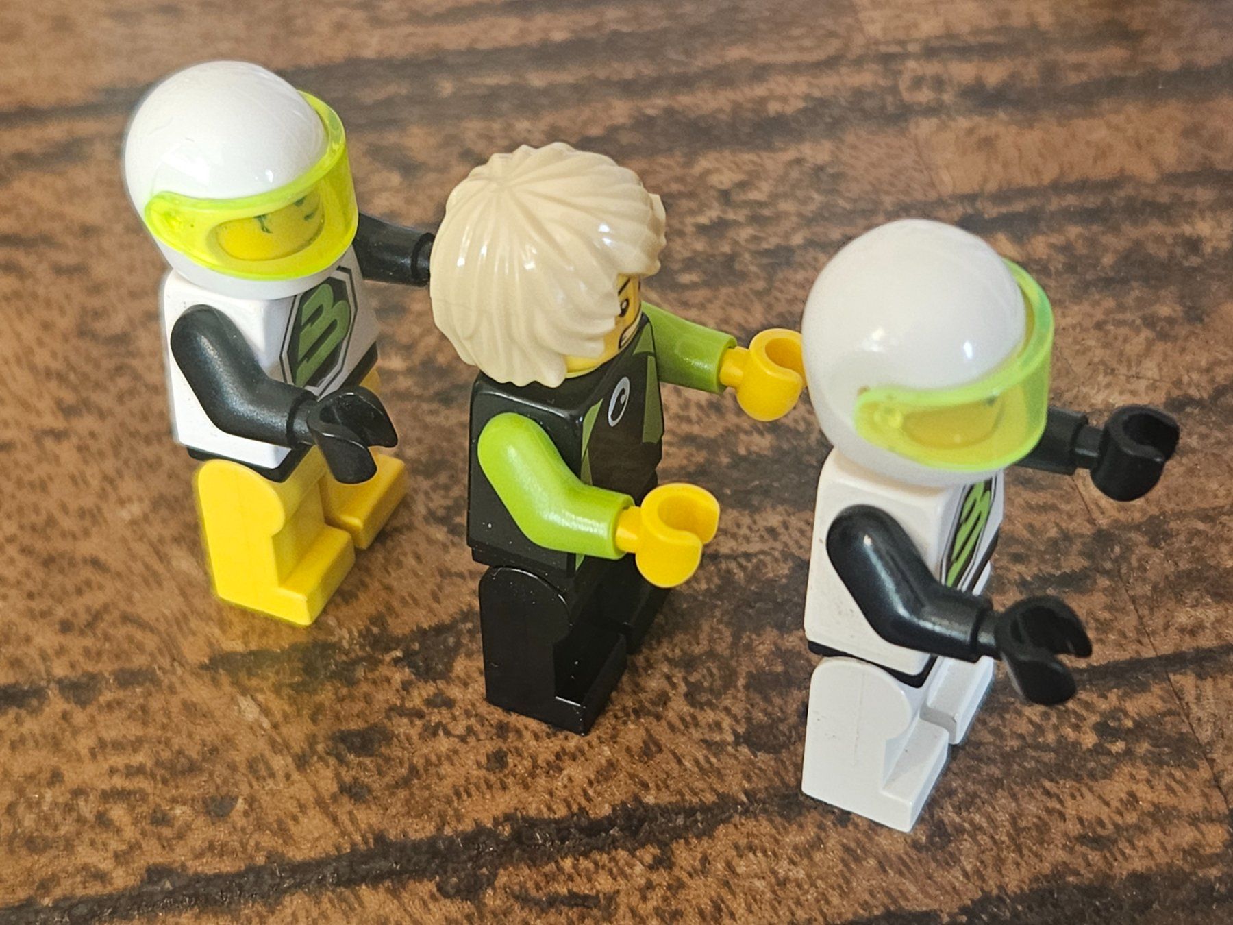 Lego Kit di costruzioni: lego lot de 3 figurines – Usato da Confignon venduto da Ecrofigs 3