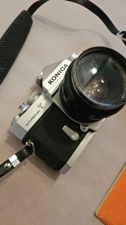 Konica Appareil photo: Konica Autoreflex T Spiegelreflexkamera mit Objektiv usw. – D'occasion à Immensee par MaFiFe94 1