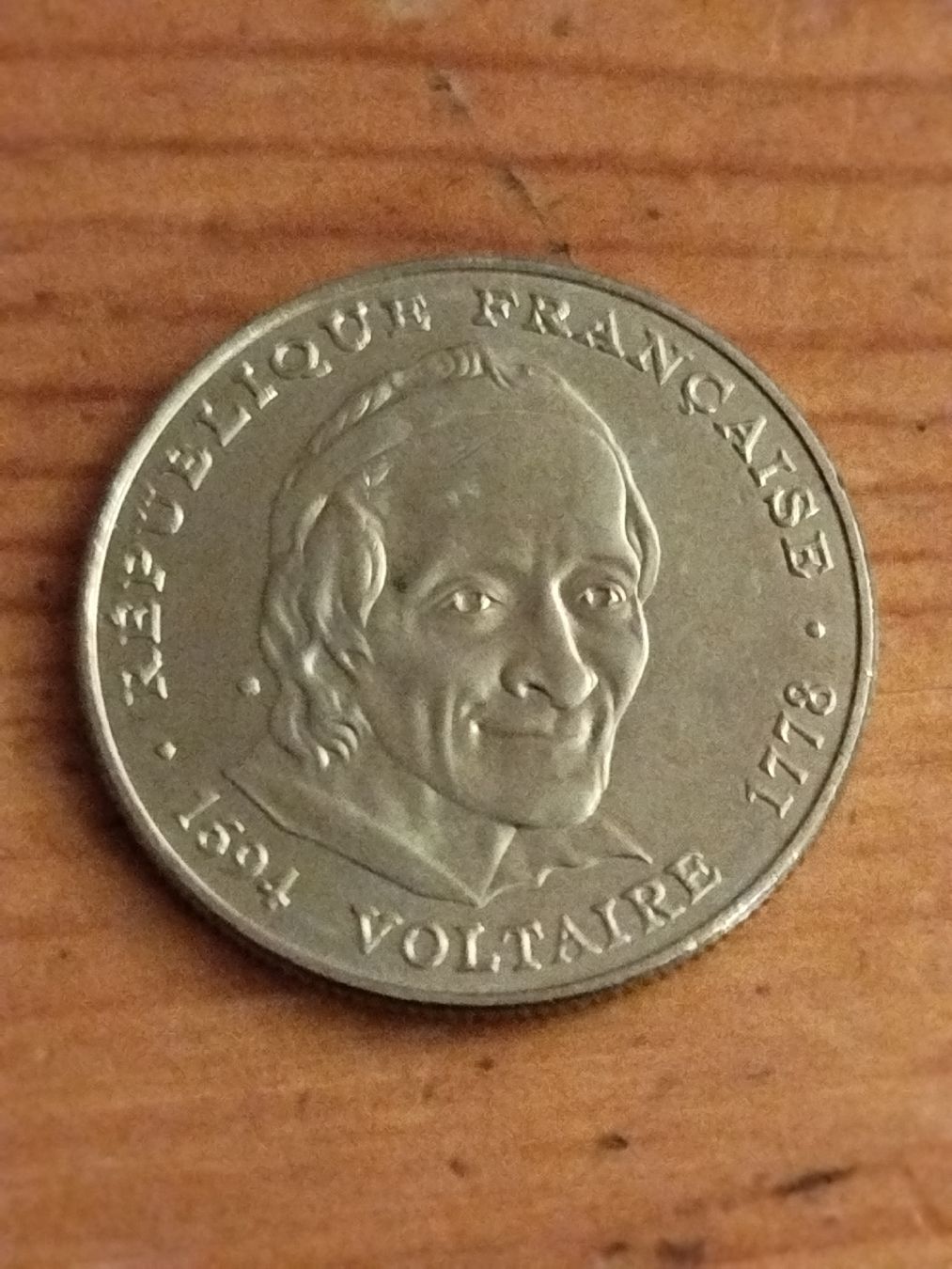 Alle Münzen: Pièce commémorative 5 francs français Voltaire 1994 – Neu (gemäss Beschreibung) aus Châtel St Denis von Magil71