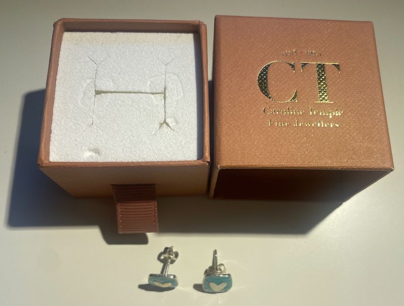 Ohrringe & -stecker: Ohrringe Caroline Temple Aqua silver heart studs – Neu (gemäss Beschreibung) aus Zürich von SimoneR1977 1