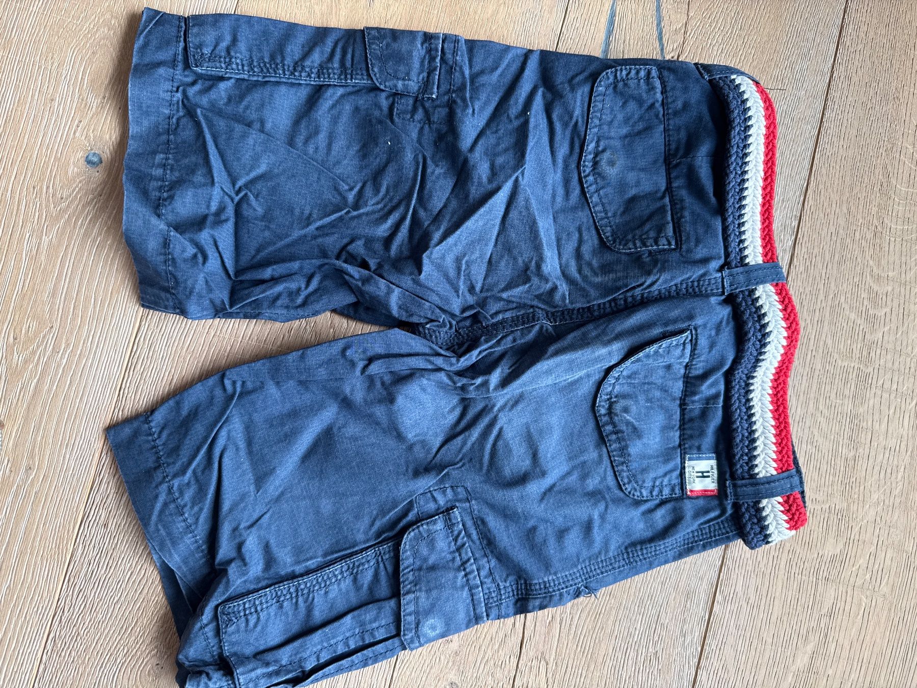 Tommy Hilfiger Pantaloni: Hilfiger Shorts Gr. 128 – Usato da Himmelried venduto da Dievole 1