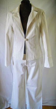 Neuer Eleganter Hosenanzug Off-White mit Streifen Gr. M/L