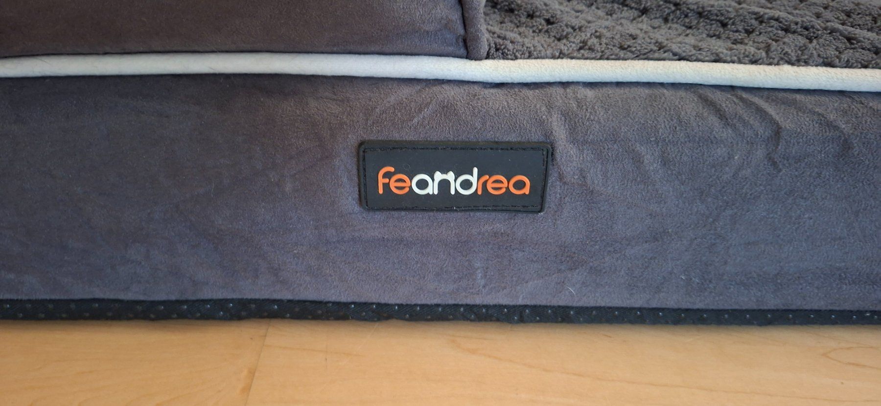 Cucce & Letti: FEANDREA orthopädisches Hundebett/Sofa gross – Usato da Greifensee venduto da Warwarp 2