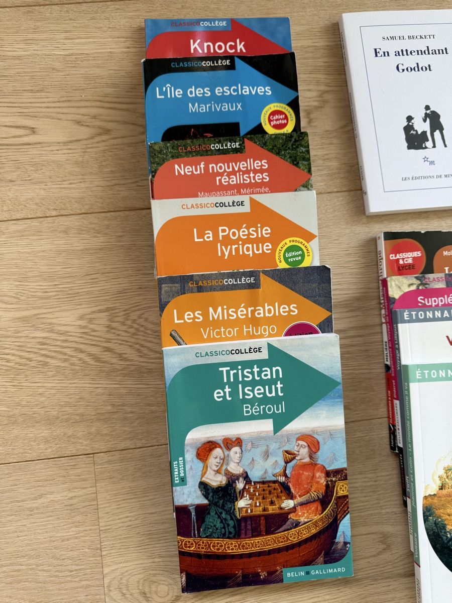 Libri: Les Misérables, Victor Hugo. Édition Classico Collège. – Usato da Zürich venduto da Irassa 2