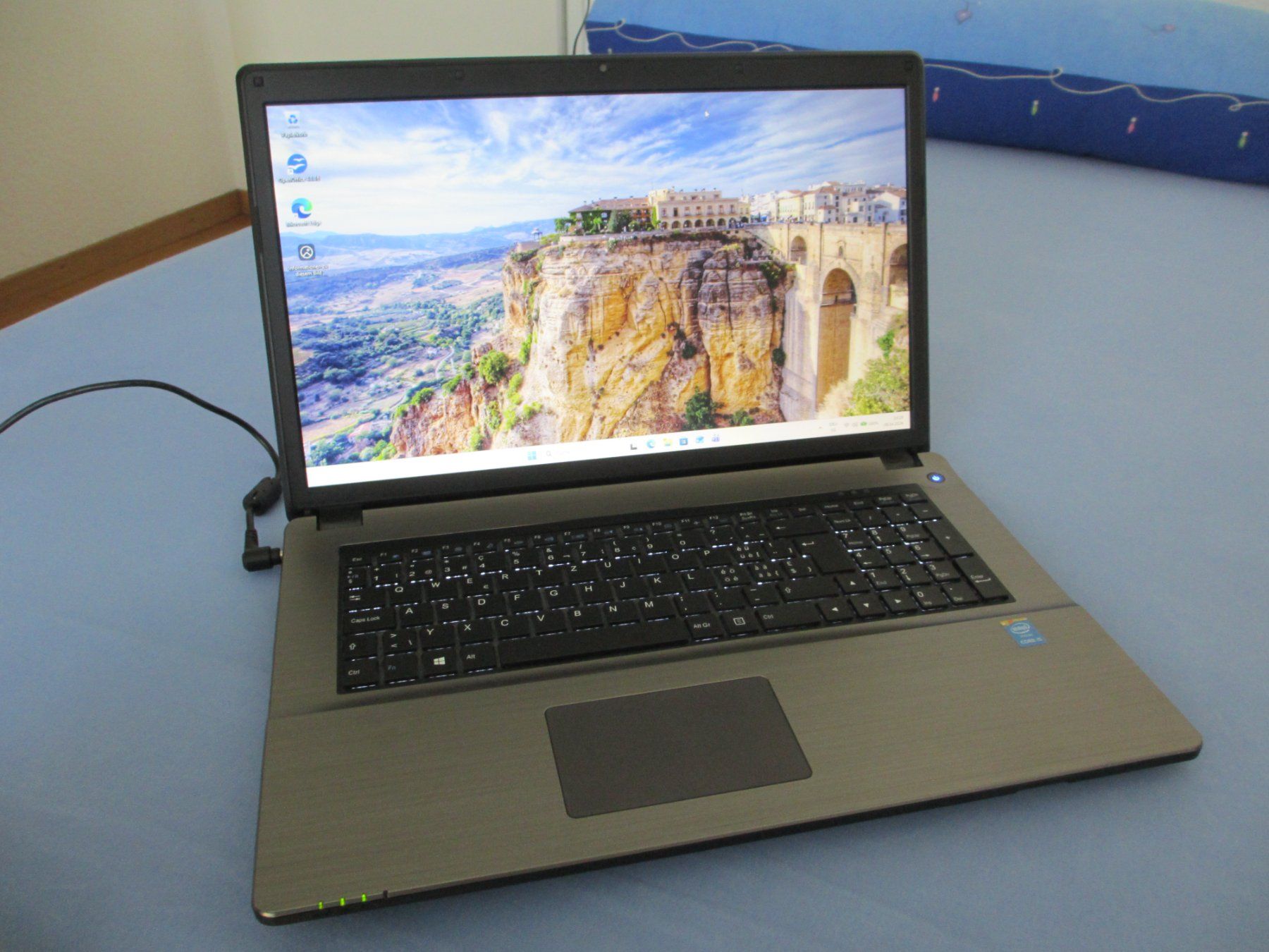 Notebook: TERRA Mobile 1749 – Usato da Sargans venduto da Morisson1