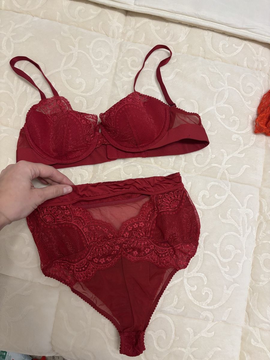Altra biancheria intima: Set Lingerie in Red NP: 75.- – Usato da Horgen venduto da lme_8kj7 1