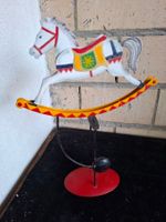 Retro Schaukelpferd aus Metall, Deko .