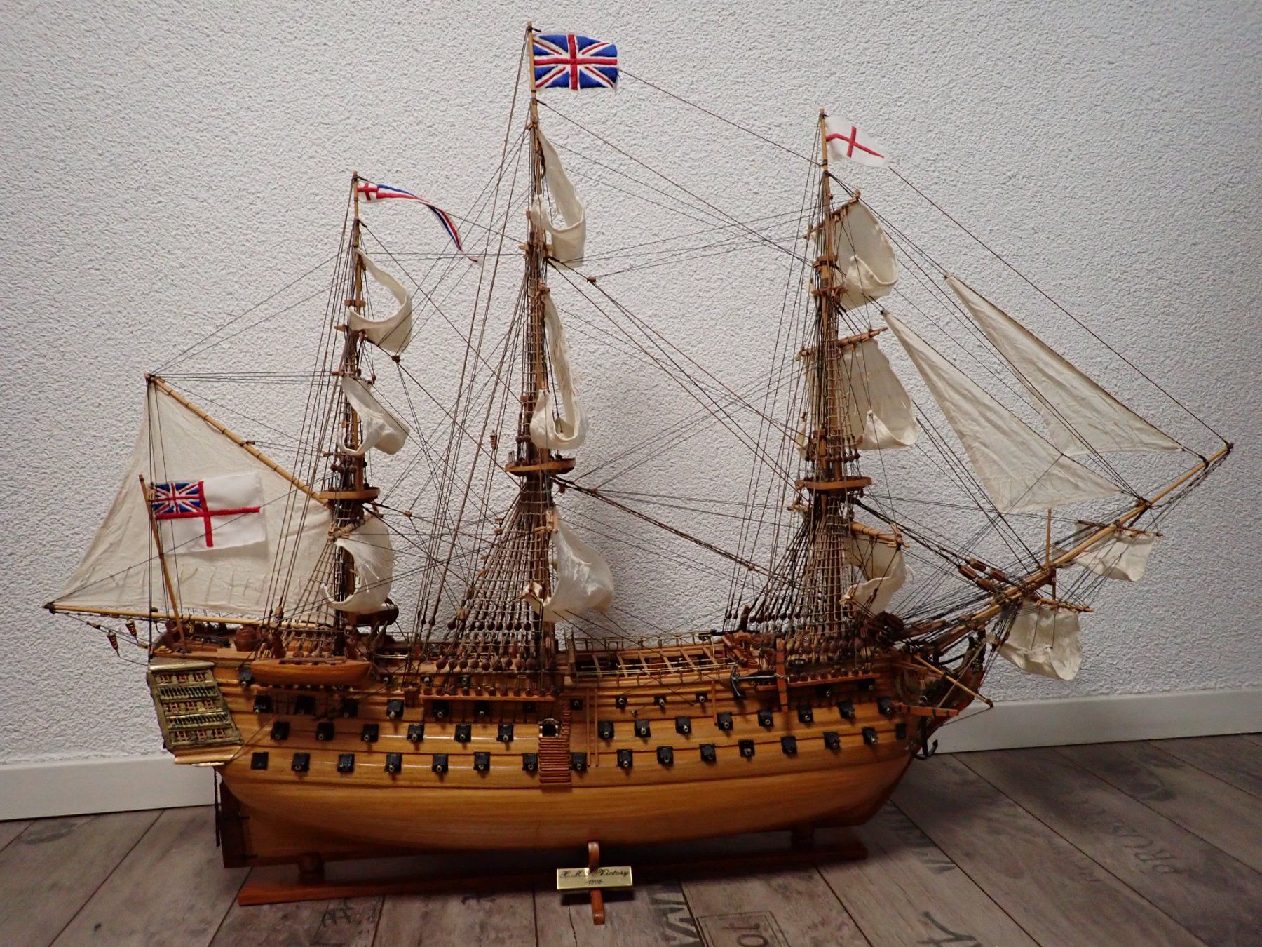 Kit di modellismo & Modellini statici: Einmaliges Angebot! Schiffsmodell H.M.S. Victory – Usato da Zürich venduto da ikaufen