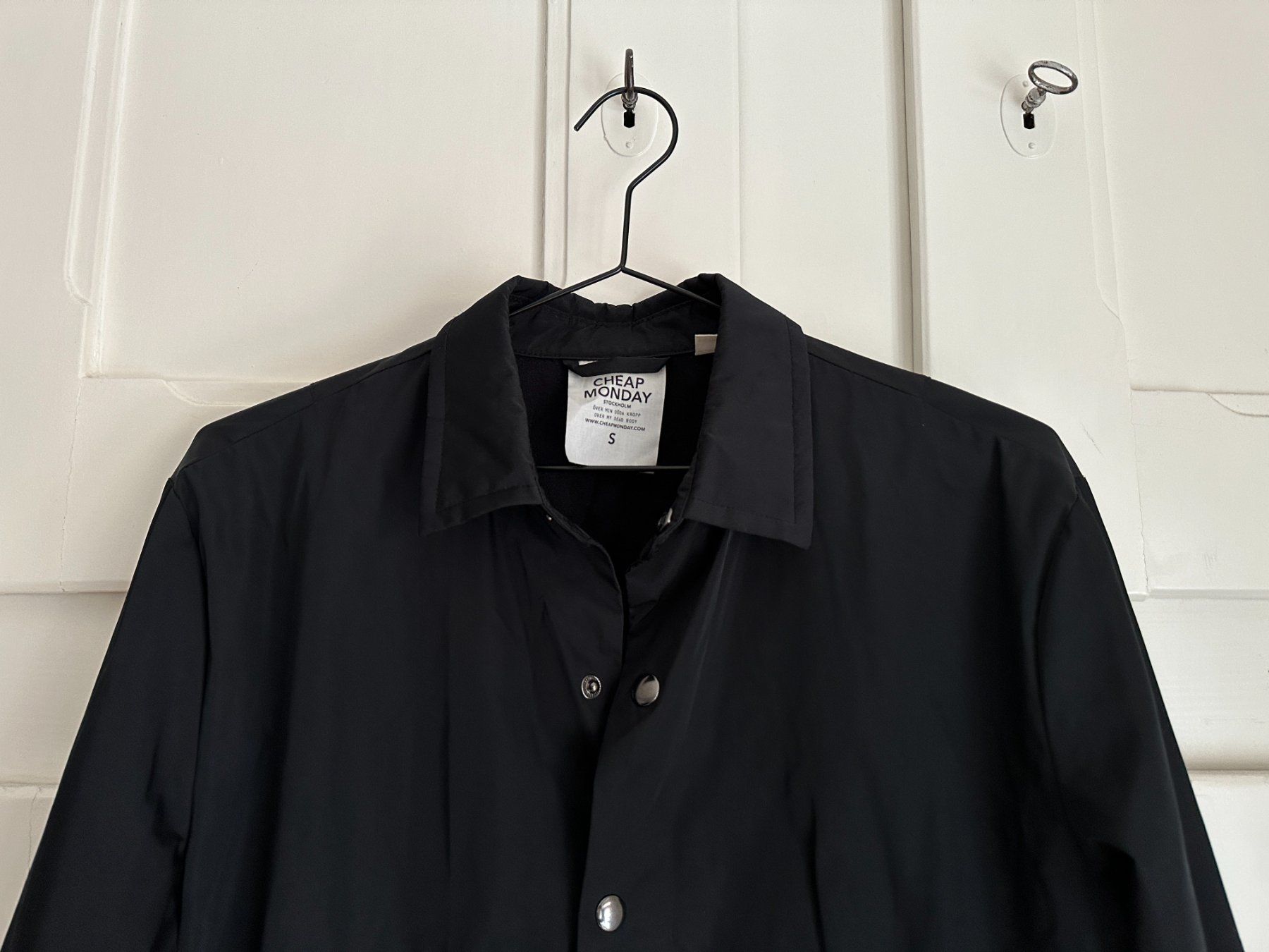 Jacken: CHEAP MONDAY - Jacke schwarz leicht S – Gebraucht aus Zürich von Diazaio 1