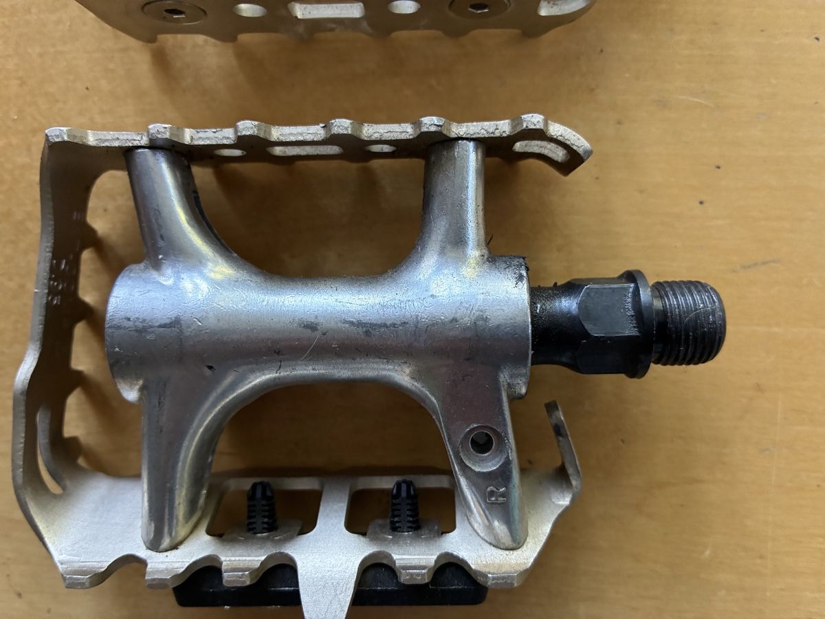 Pezzi di ricambio: Velopedale – Usato da Riehen venduto da J.-M. 1