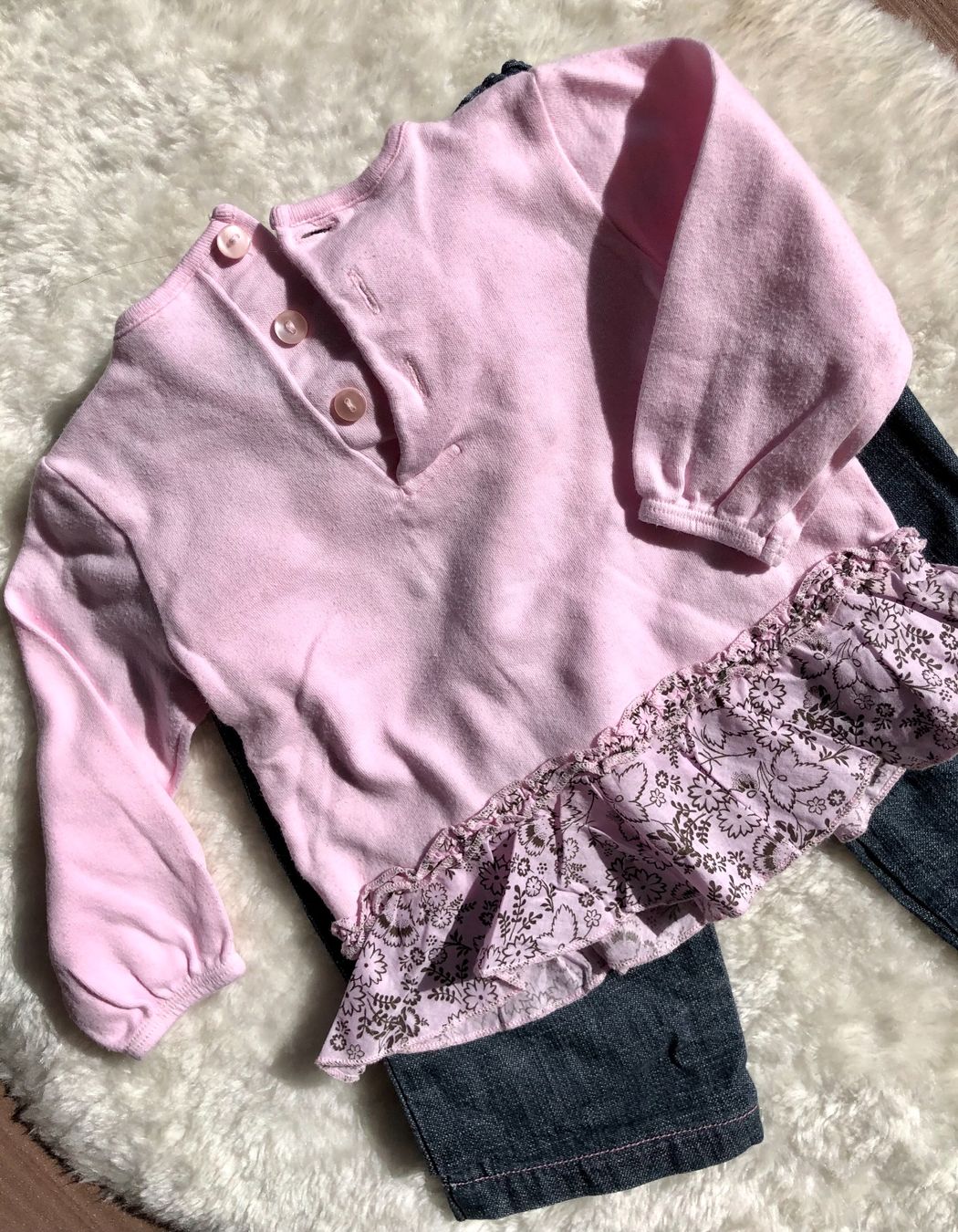 Pantaloni: Ensemble jeans + tee shirt - 12 mois 74 cm – Usato da Carouge GE venduto da Emilynette 1