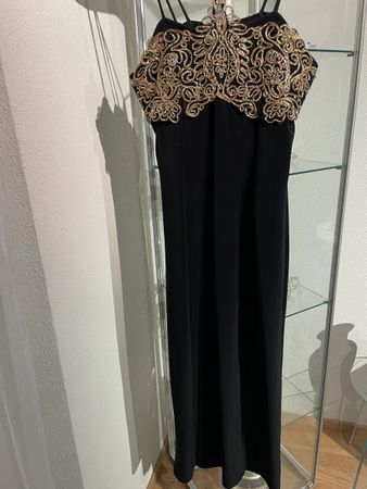 Elegantes langes Abendkleid Gr 38 schwarz mit Goldmuster.