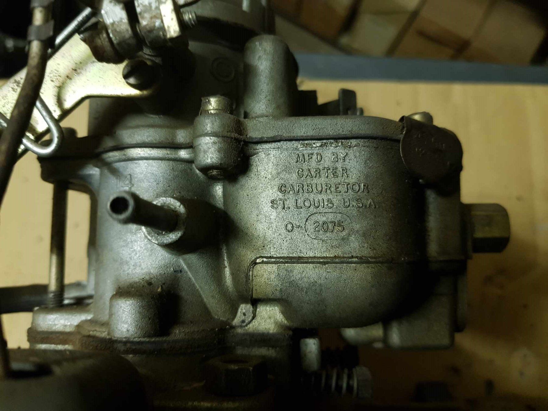 Chrysler Alle Autoersatzteile: Intake mit Vergaser Chrysler 273 + 318 SB – Gebraucht aus Niedergösgen von usc_tt5r 3
