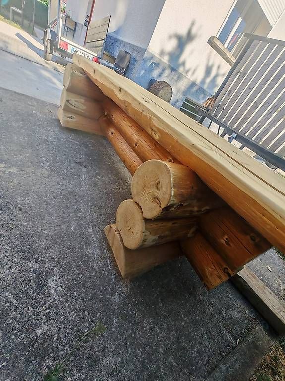 Tables: Table brut en bois rond – D'occasion à Salavaux par phi_g8r2 2