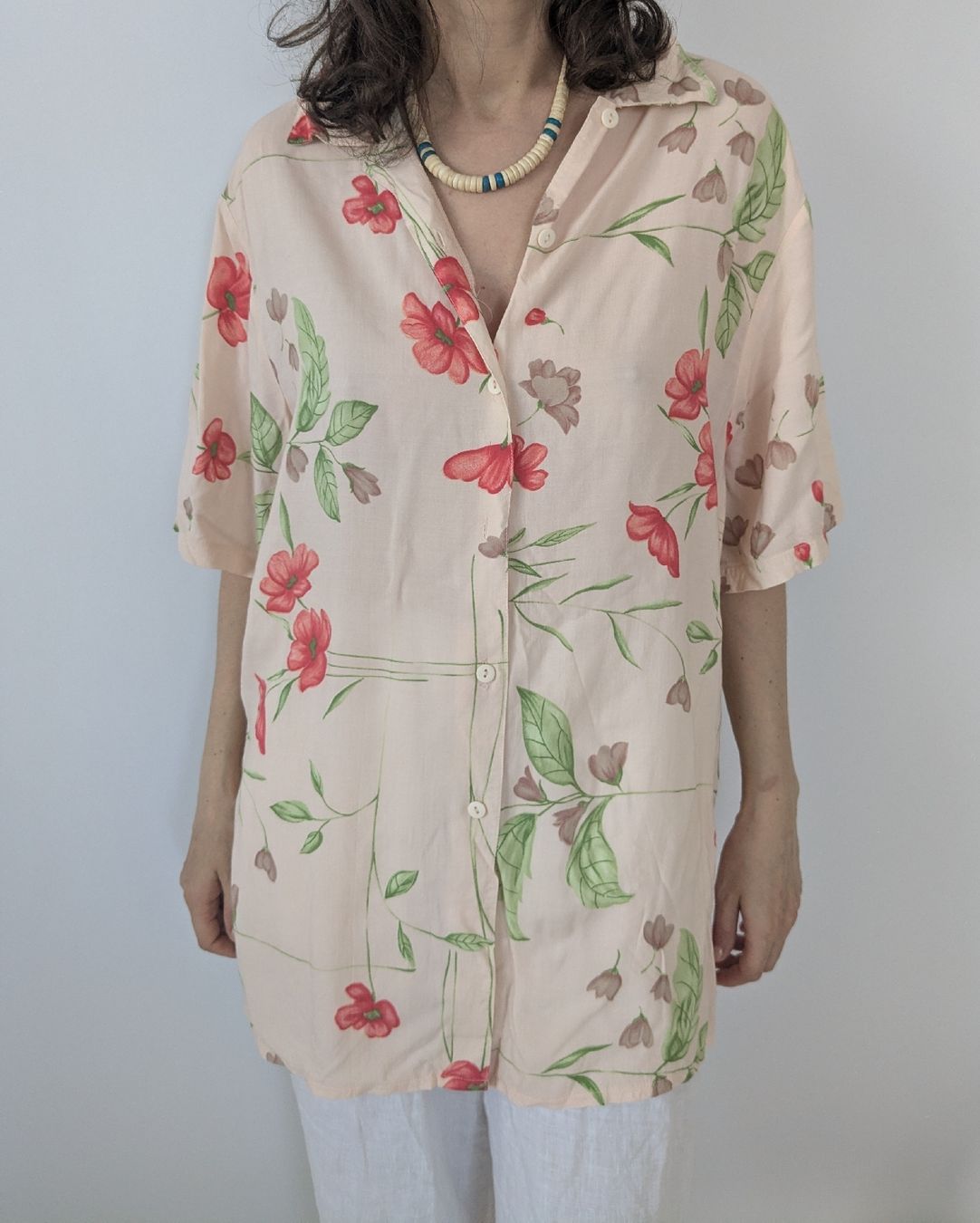 Tuniken: Bluse mit Blumenmuster, Grösse L/XL 100% Rayon, – Gebraucht aus Rorschach von olg_5qq2