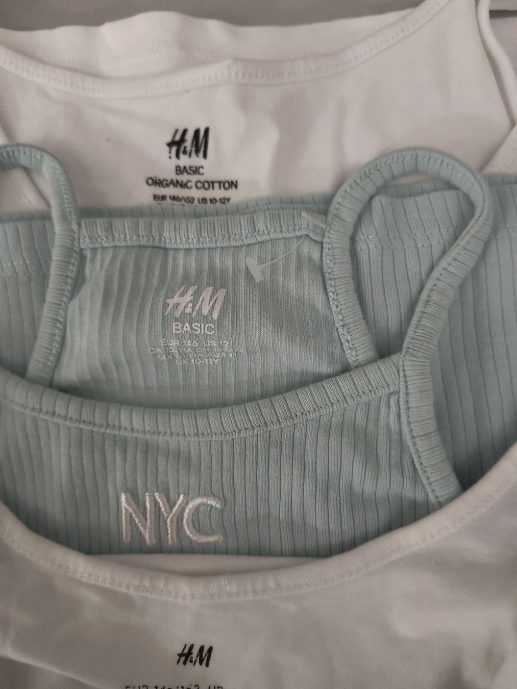 Camicie, T-shirt & Polo: 4er Pack H&M Basic Tops, Gr. 146/152, neuwertig – Usato da Schöfflisdorf venduto da kin_2dp9 1