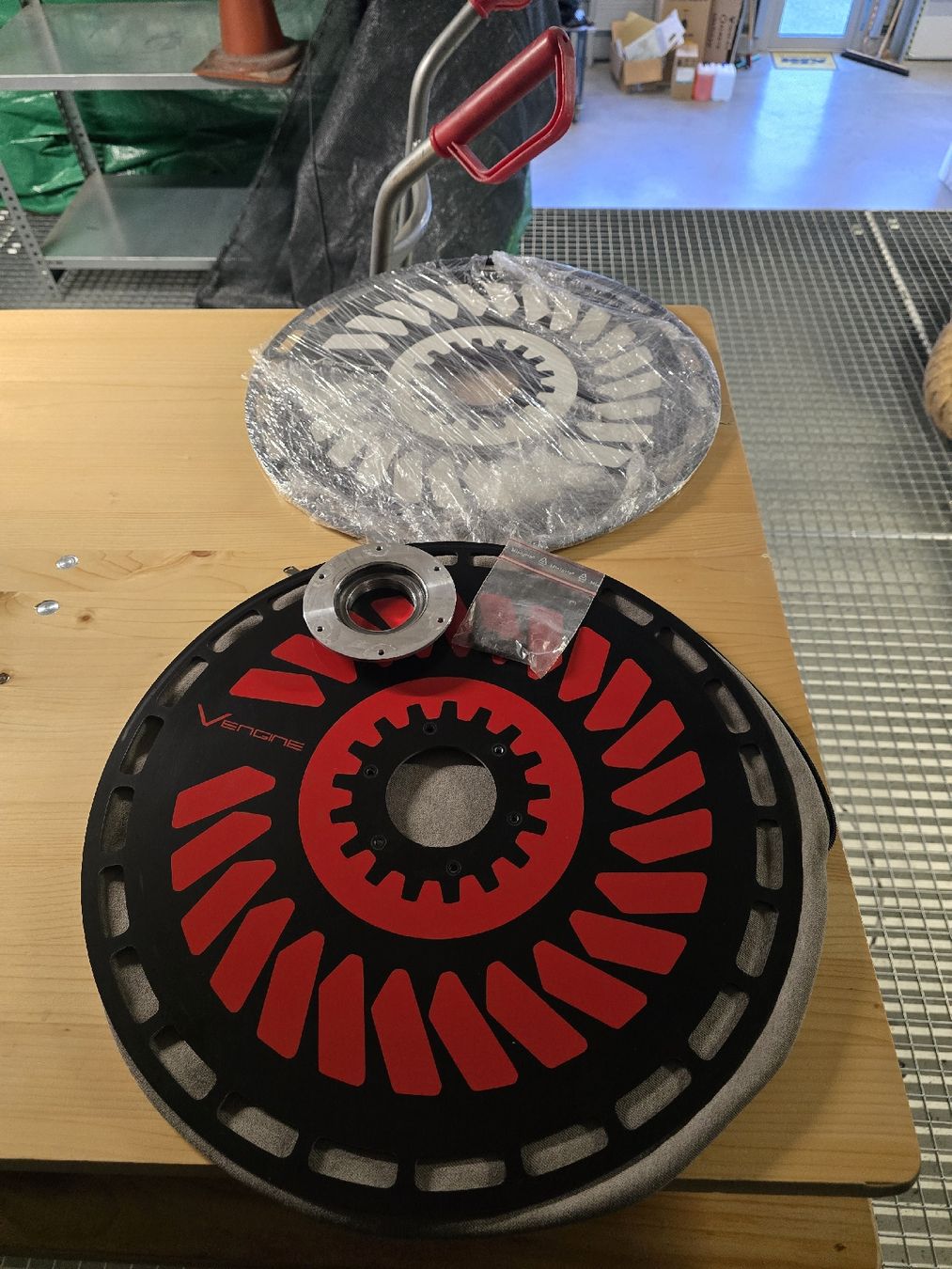 Ducati Strada: Hinterrad Aerodisc Ducati V-Engine – Nuovo (secondo la descrizione) da Zizers venduto da Ritsch-Motors 3