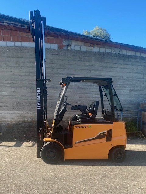 Carrelli elevatori e a forche: Hyundai Elektro-Stapler 3 Tonnen – Usato da Laufen venduto da VERARMUS11 2