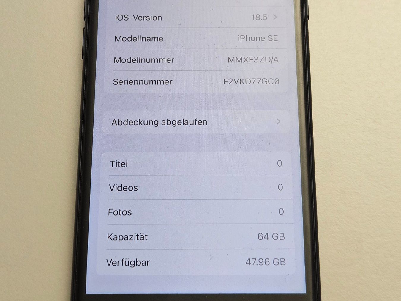 Apple Telefoni cellulari / Smartphones: iPhone SE mit 64GB in gutem Zustand – Usato da Hinwil venduto da 97 1
