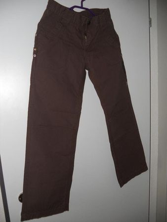 Neu: Hose mit Aufdruck - braun - Gr. 152