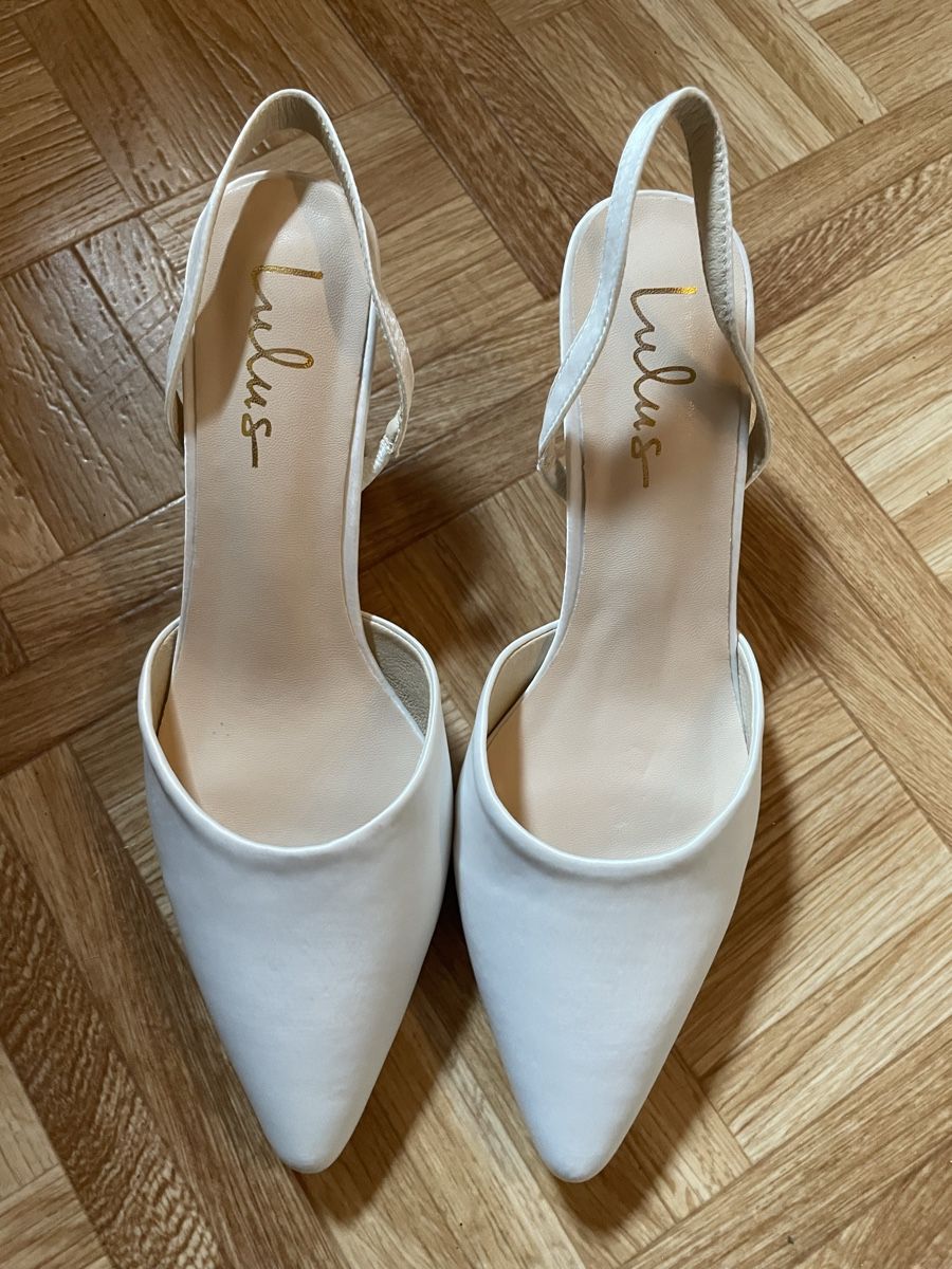 Scarpe da donna: Weisse Satin Pumps – Nuovo e nell'imballaggio originale da Grossdietwil venduto da celineeeee 5